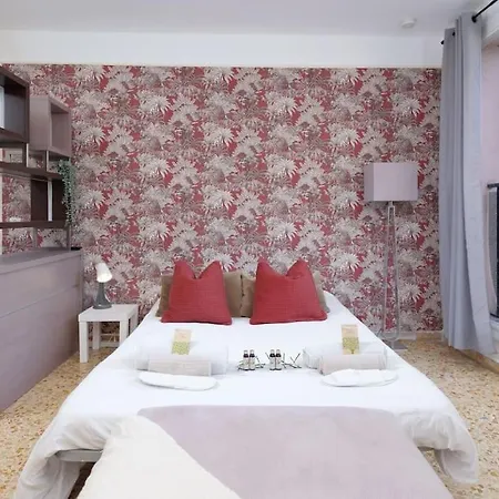 Le Tassigny By Apirent #central #calme #climatisation #wifi Apartment